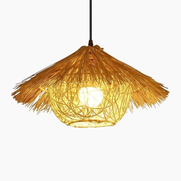 Asiatisch inspirierte, handgefertigte Hängeleuchte aus natürlichem Rattan