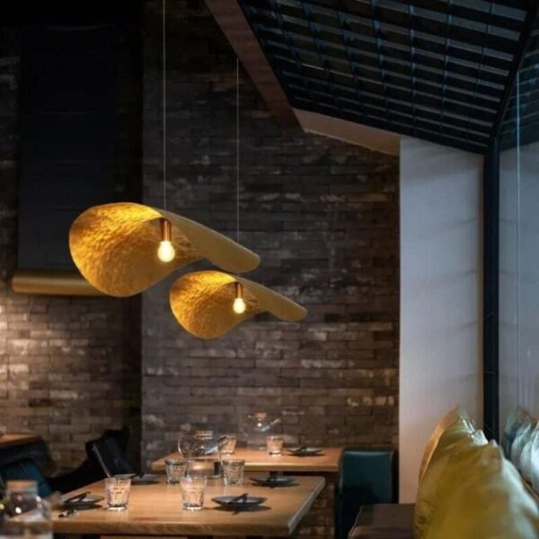 Suspension artistique cuivrée contemporaine