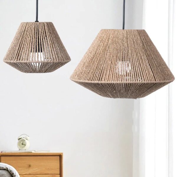 Suspension lumineuse en rotin artisanal