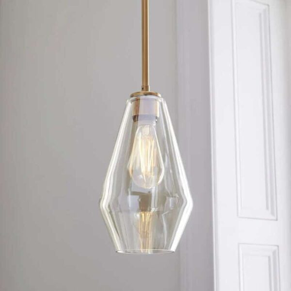 Suspension contemporaine en verre cristallin