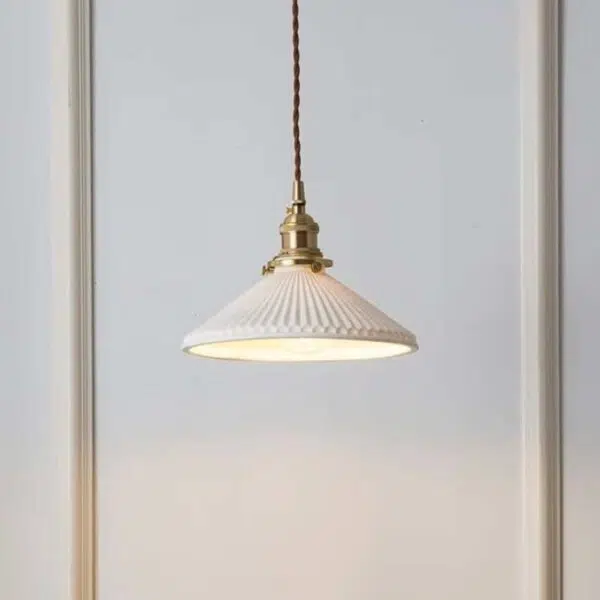 Suspension luminaire en céramique d'inspiration rétro