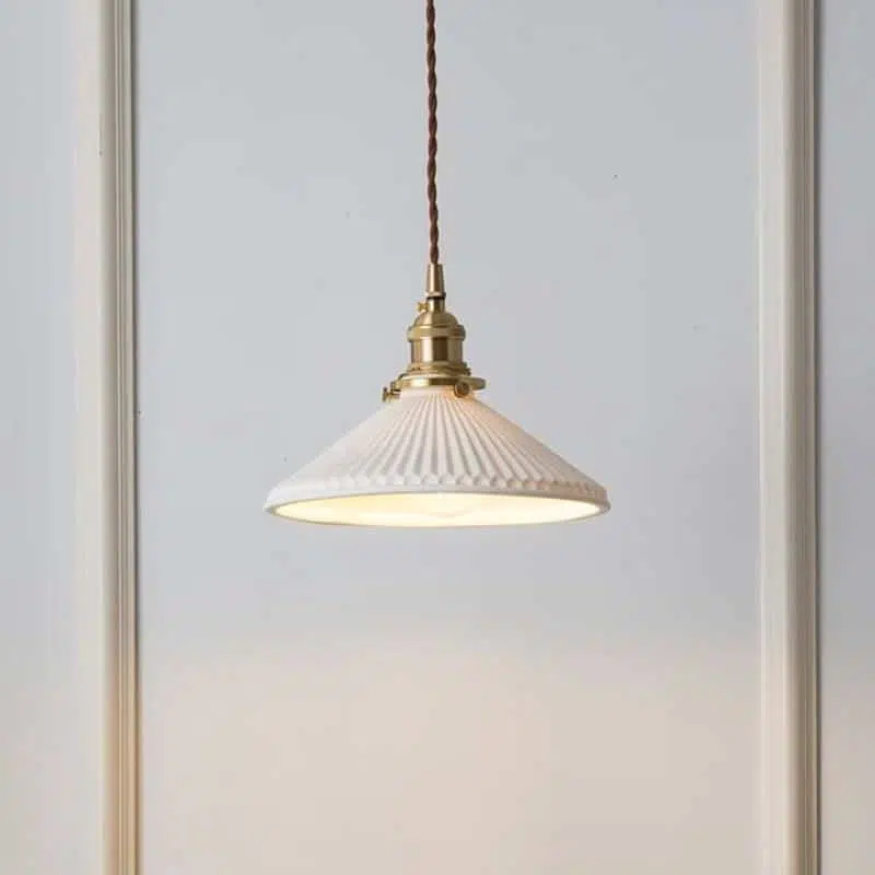 Suspension luminaire en céramique d'inspiration rétro
