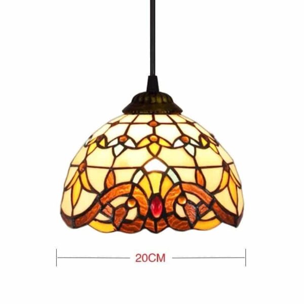 Suspension lumineuse inspiration Tiffany aux motifs raffinés