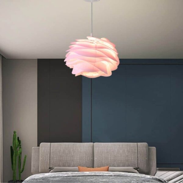 Suspension LED florale aux pétales lumineux