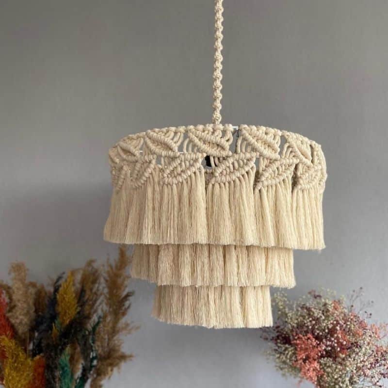 Suspension artisanale en macramé aux inspirations naturelles