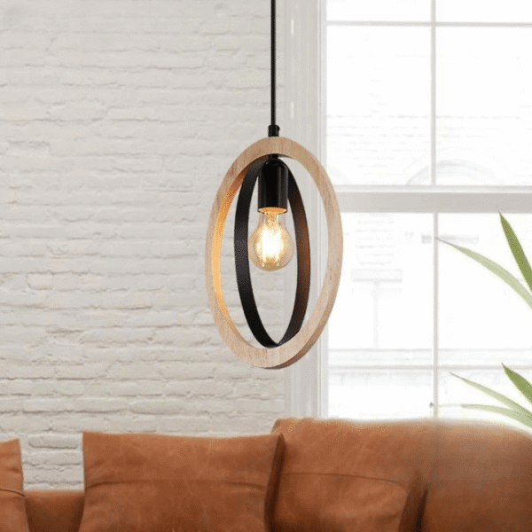 Suspension contemporaine aux anneaux entrelacés bois et métal
