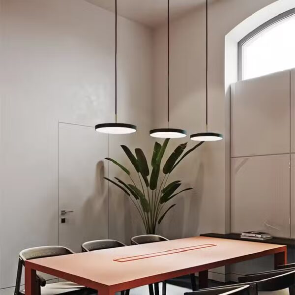 Suspension contemporaine en métal avec plateau aérien noir