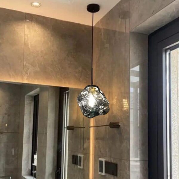 Suspension contemporaine en verre gris texture minérale