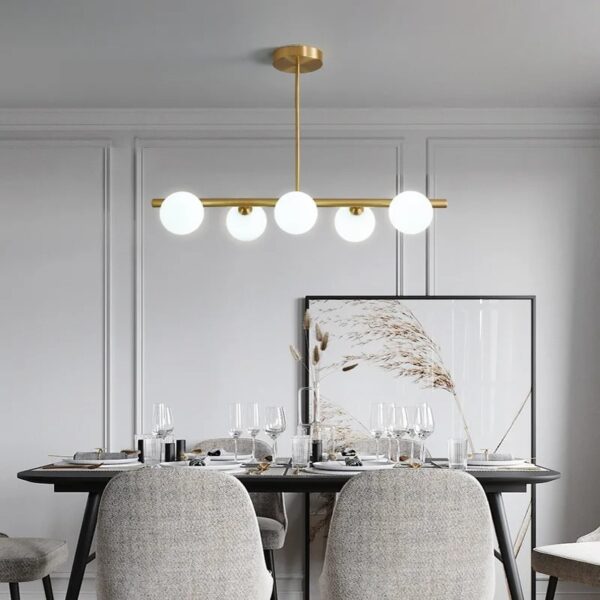 Suspension design contemporaine : cinq globes lumineux LED