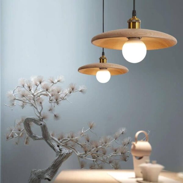 Suspension luminaire artisanale en bois naturel style nordique