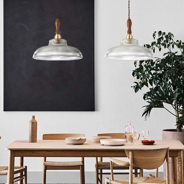 Suspension luminaire en verre soucoupe au design intemporel
