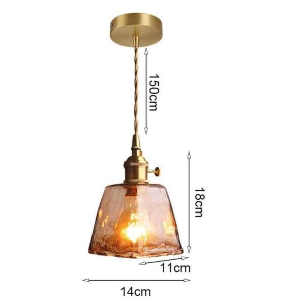 Suspension lumineuse en verre au design intemporel