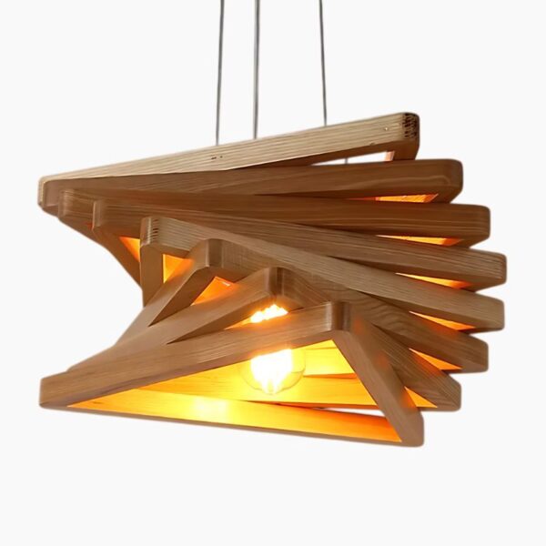 Suspension triangulaire LED en bois naturel