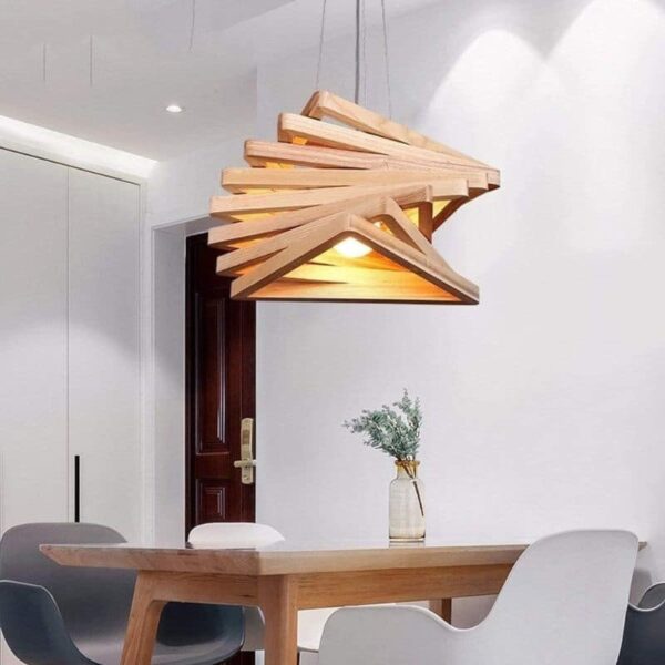 Suspension triangulaire LED en bois naturel