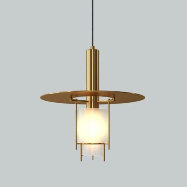 Suspension contemporaine aux finitions dorées raffinées