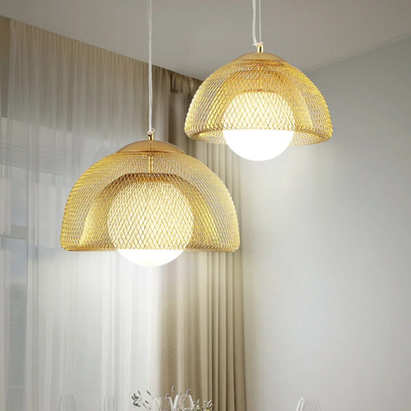 Design-Hängeleuchte aus vergoldetem Stahl mit modernem Durchbruchmuster