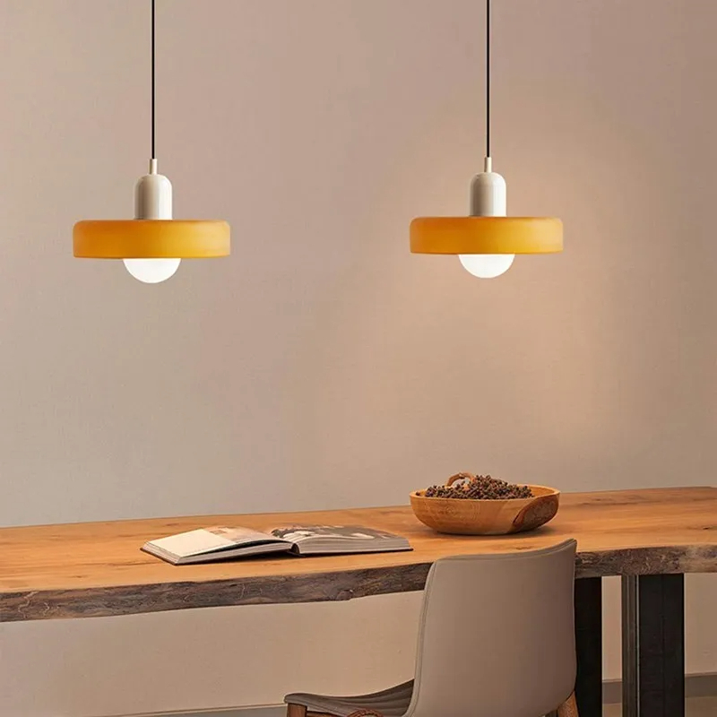 Suspension luminaire contemporaine aux lignes aériennes