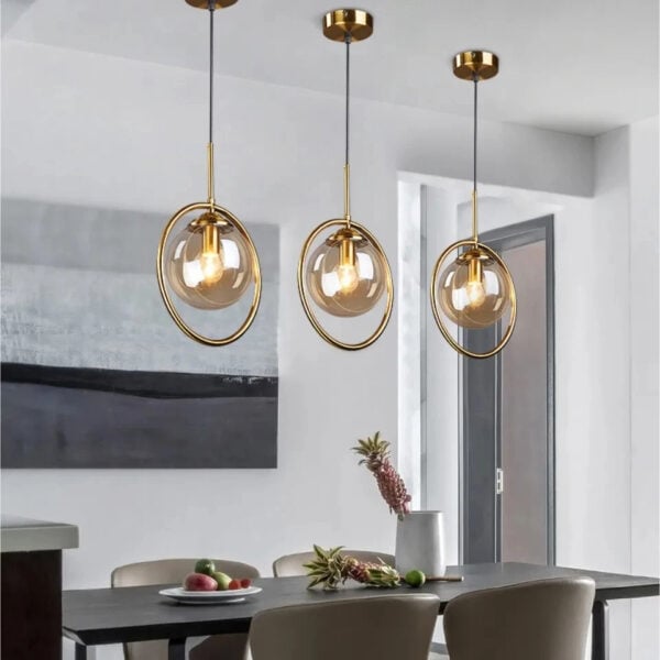 Pendelleuchte aus Massivglas mit raffiniertem Design