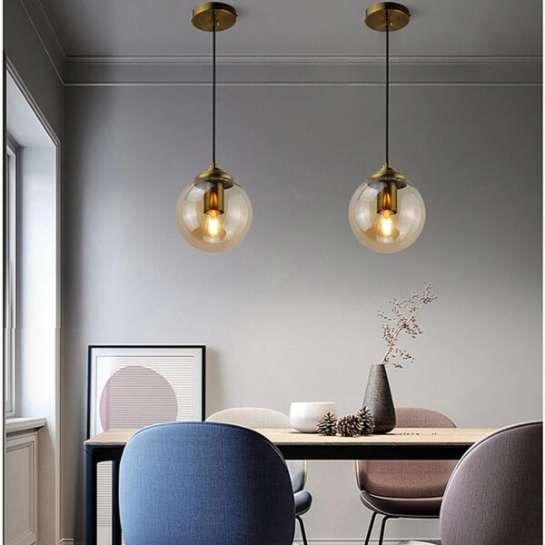 Moderne Pendelleuchte aus mundgeblasenem Glas