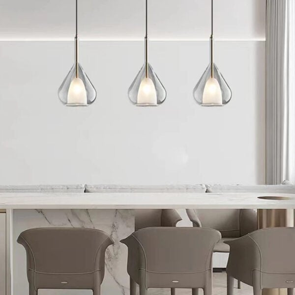LED-Pendelleuchte aus Glas: eine Kombination aus Reinheit und Raffinesse