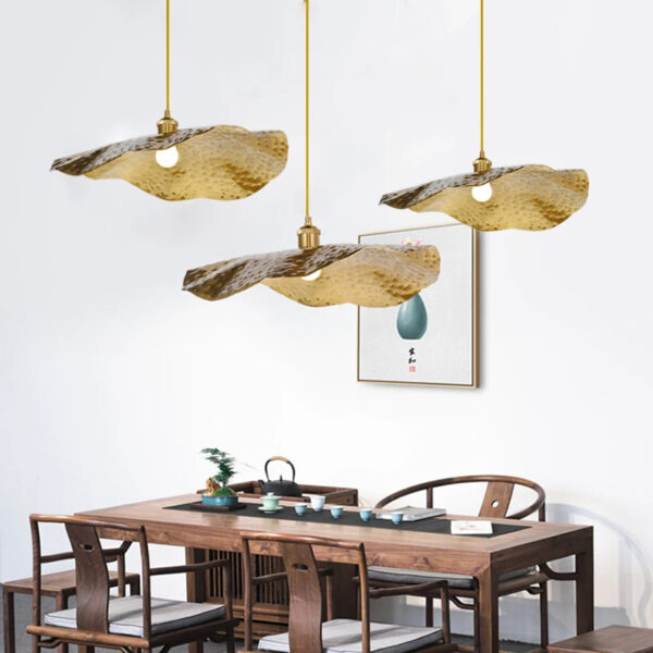 Suspension lumineuse inspirée des courbes naturelles