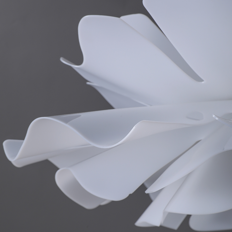 Suspension florale blanche d'inspiration nordique
