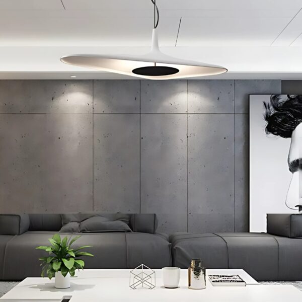Suspension design en résine blanche d'inspiration nordique