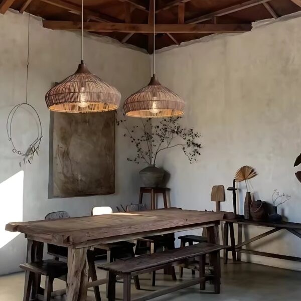 Suspension luminaire artisanale en rotin d'inspiration orientale