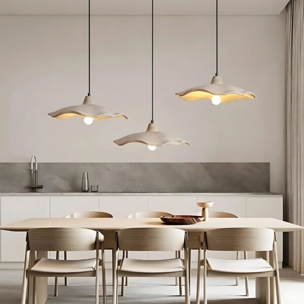Suspension artisanale en pierre d'inspiration orientale