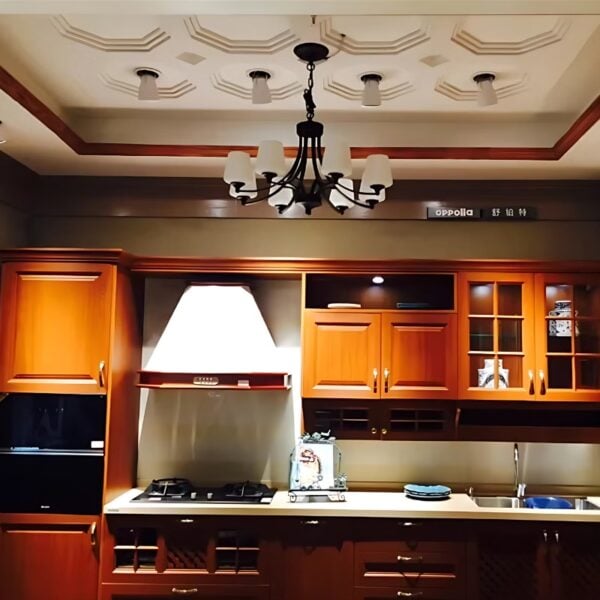 Suspension contemporaine au design architectural